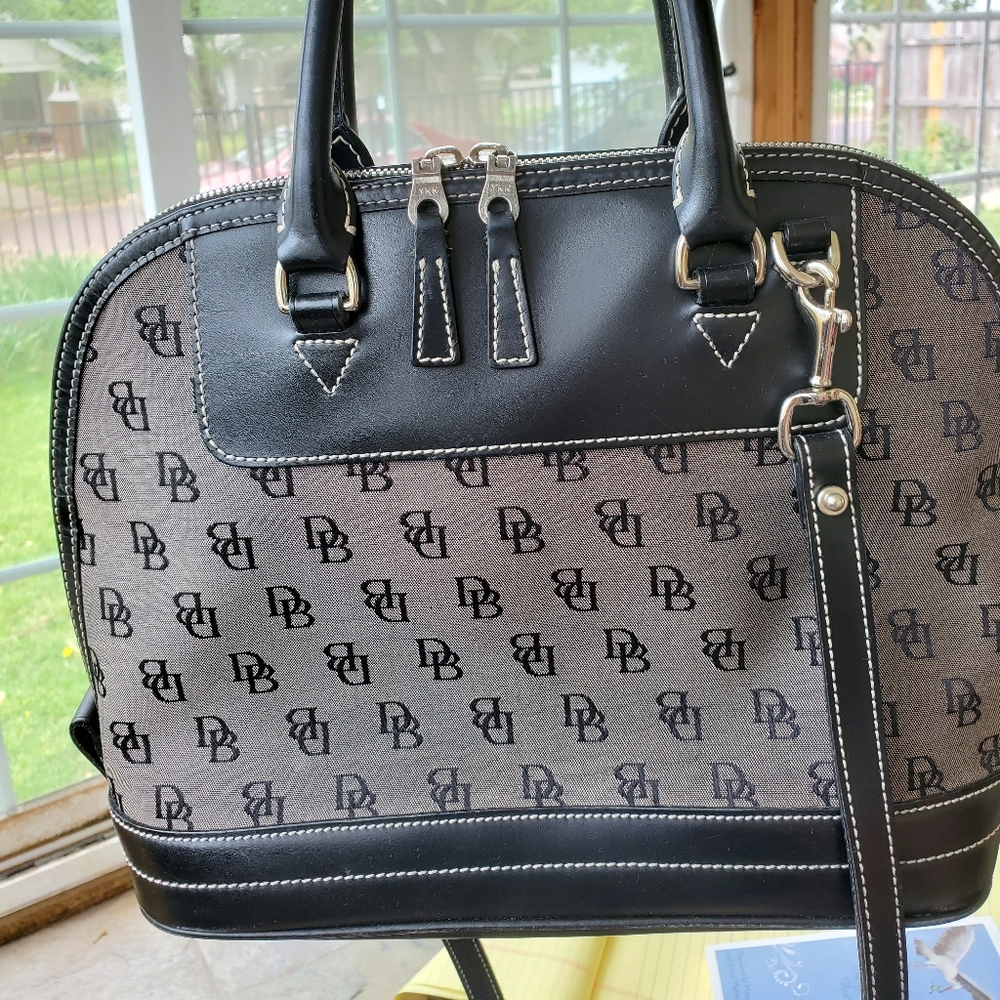 Dooney&bourke satchel